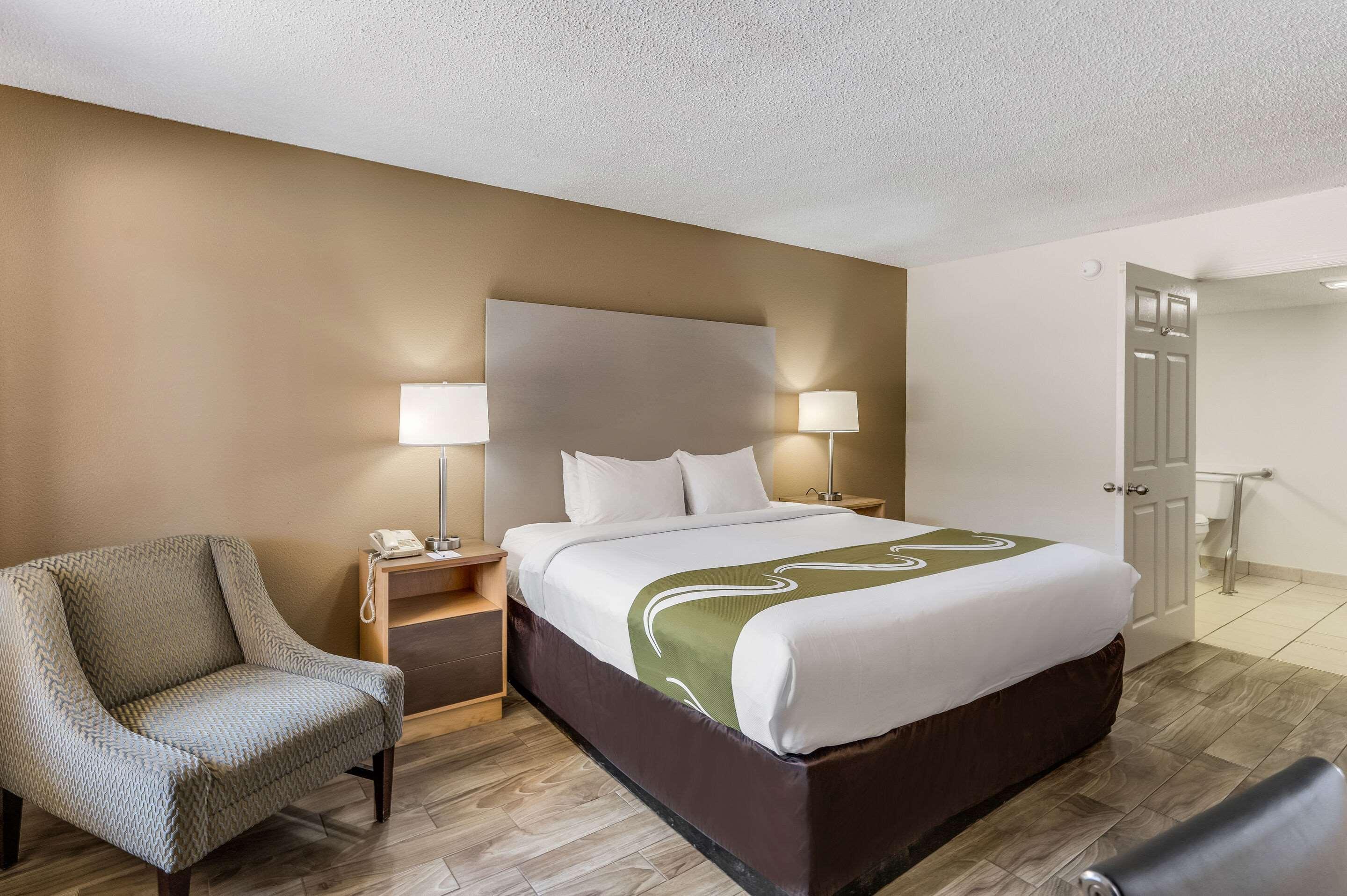 Quality Inn & Suites Hot Springs-Lake Hamilton Екстер'єр фото