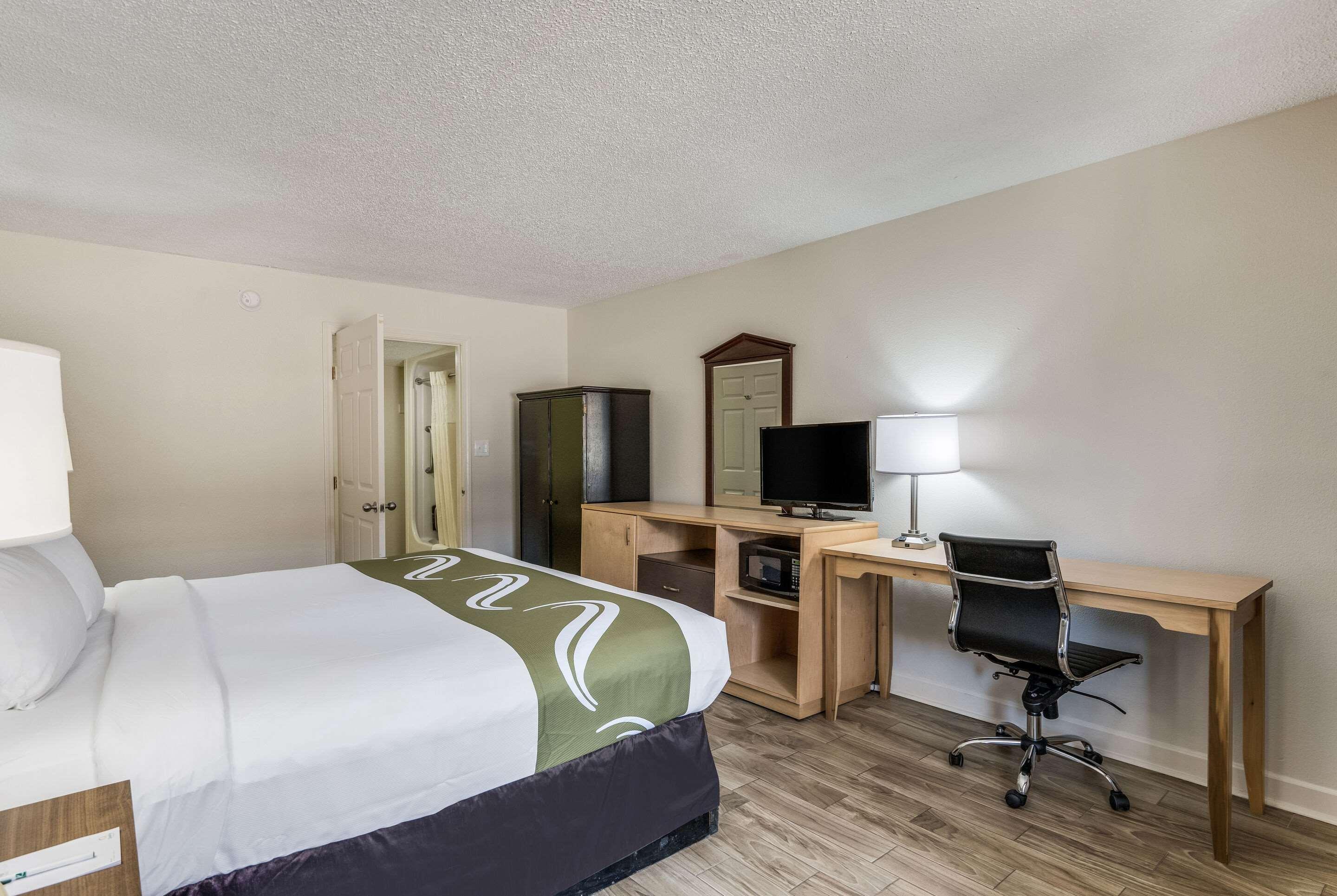 Quality Inn & Suites Hot Springs-Lake Hamilton Екстер'єр фото