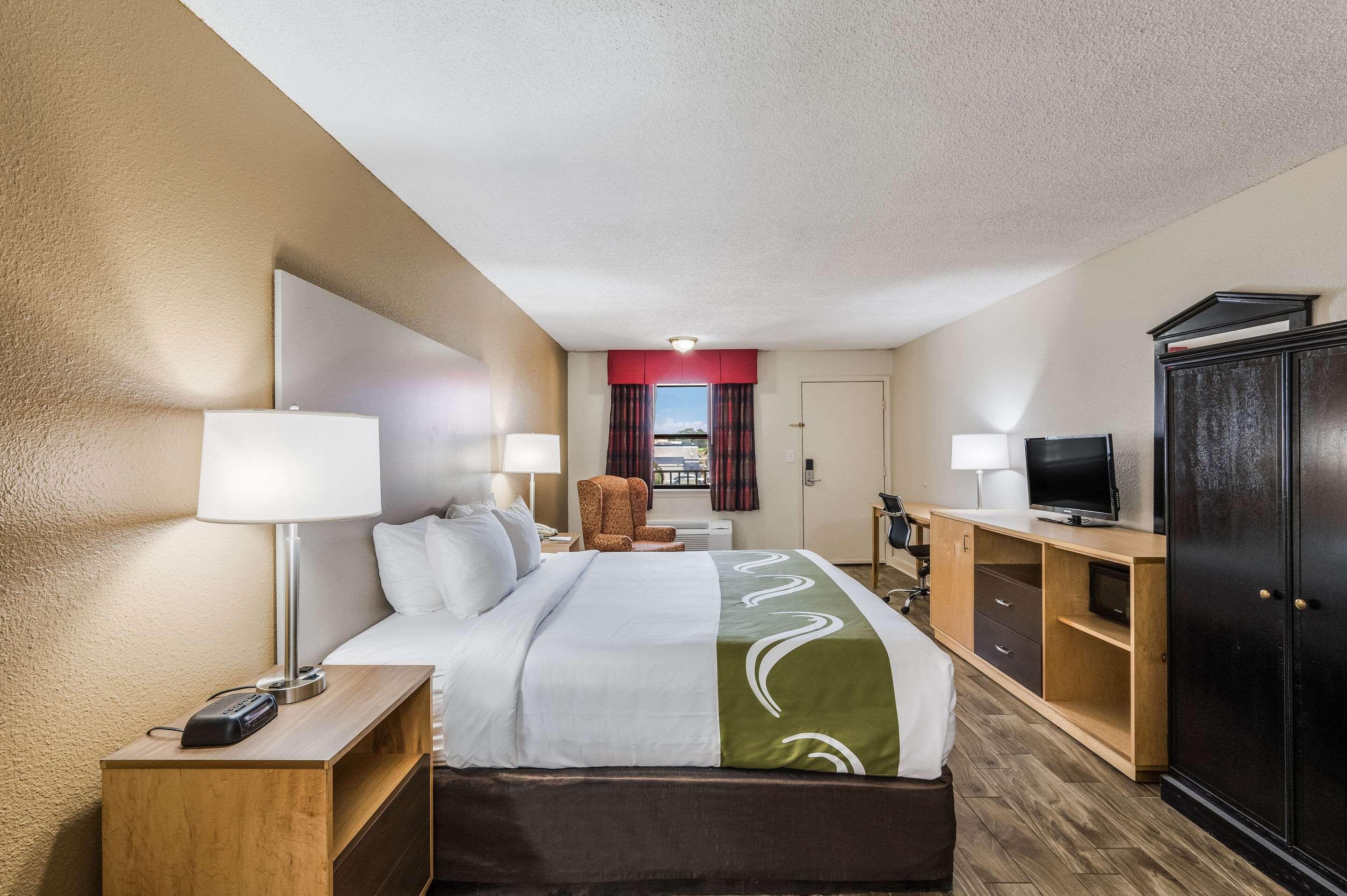Quality Inn & Suites Hot Springs-Lake Hamilton Екстер'єр фото