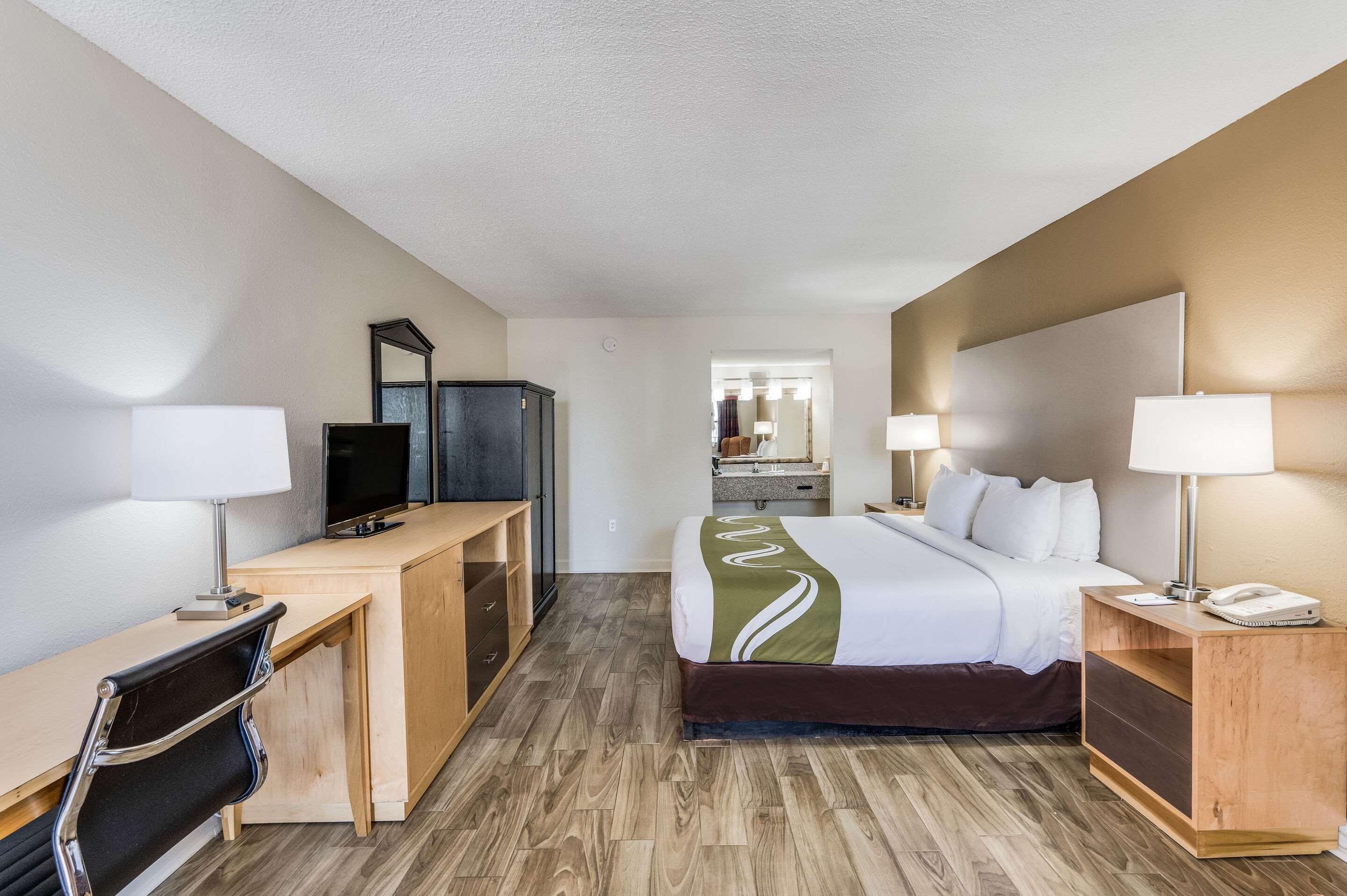 Quality Inn & Suites Hot Springs-Lake Hamilton Екстер'єр фото