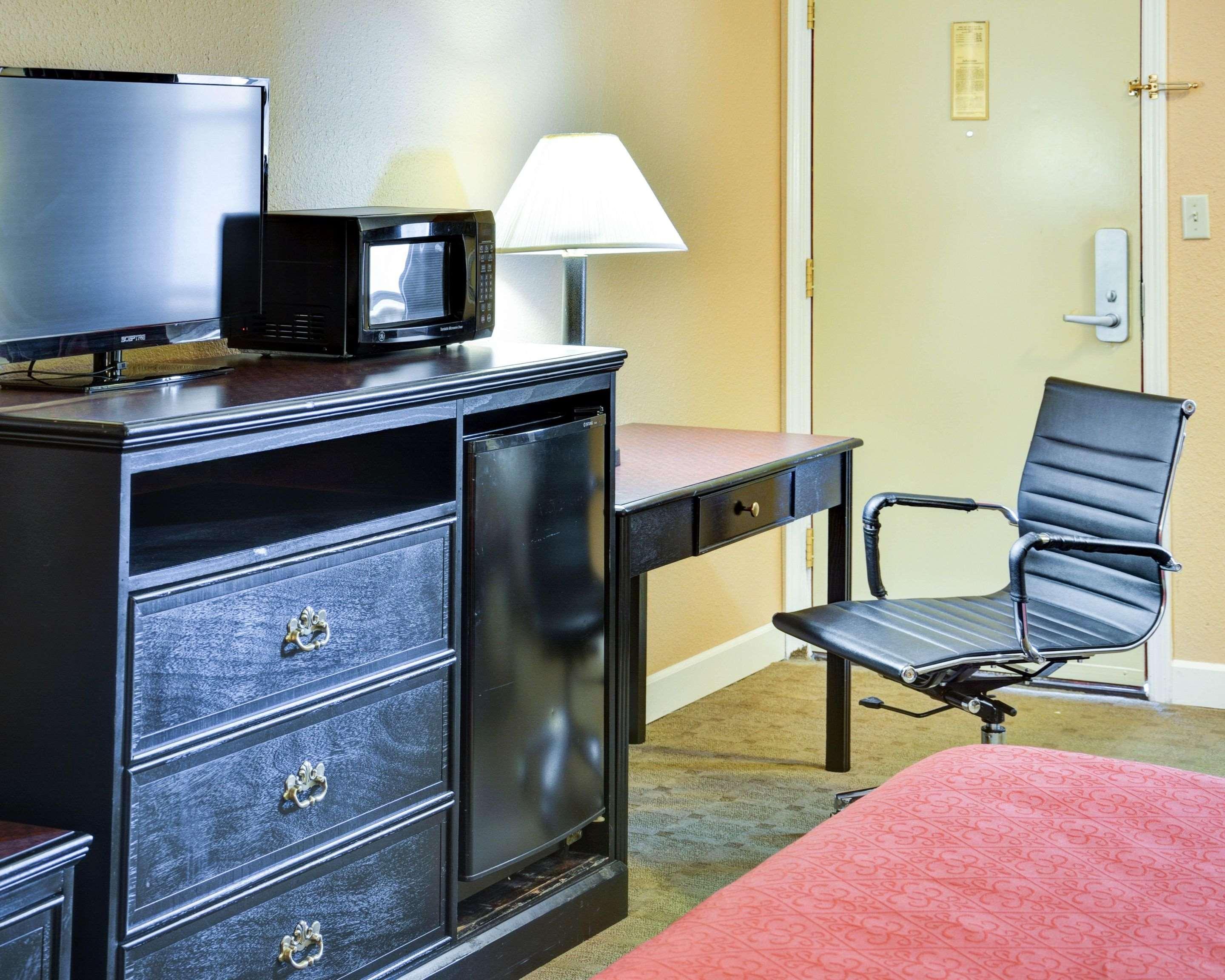 Quality Inn & Suites Hot Springs-Lake Hamilton Екстер'єр фото