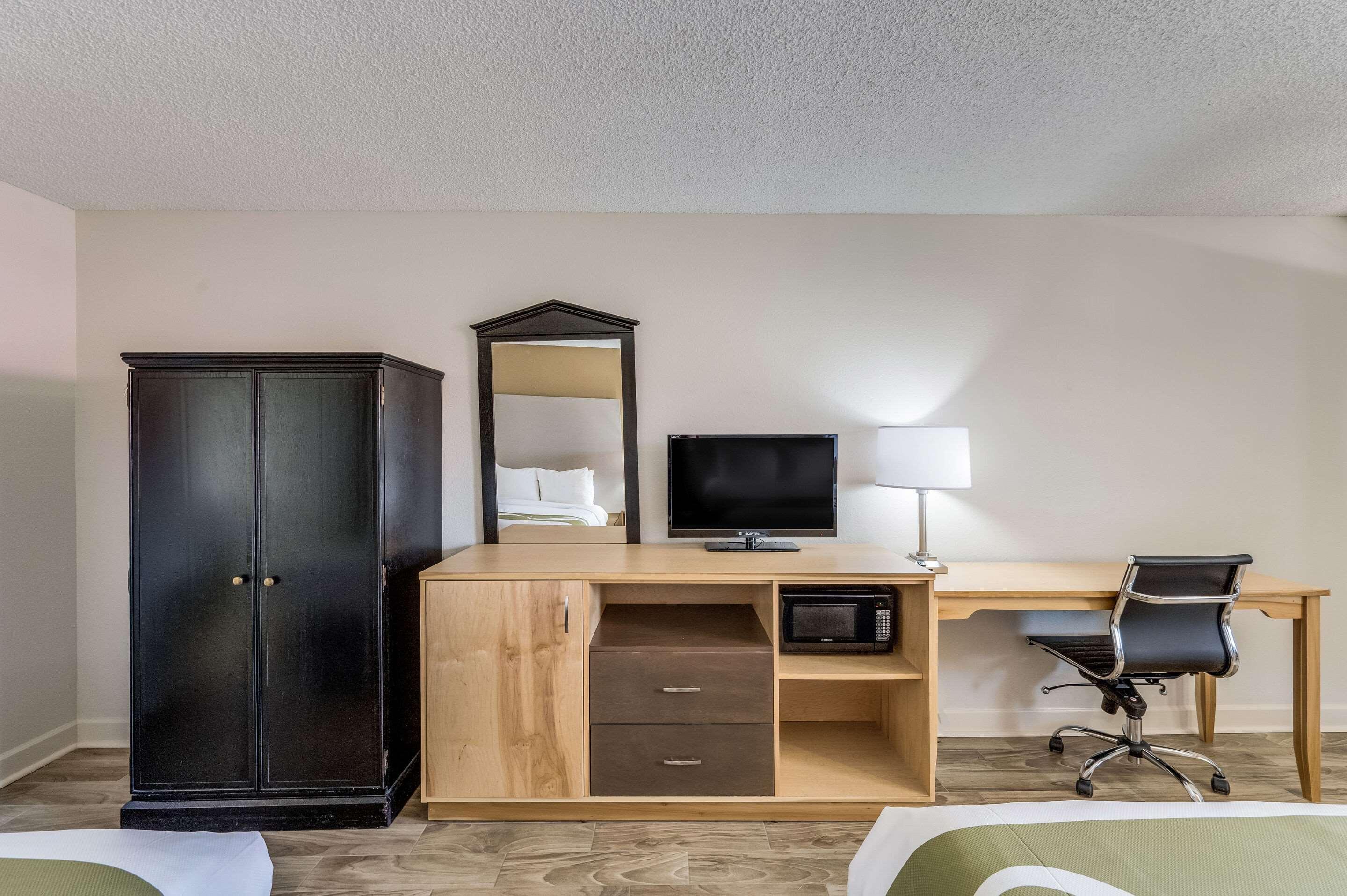 Quality Inn & Suites Hot Springs-Lake Hamilton Екстер'єр фото
